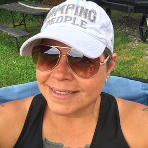 Meet your Posher, Angela